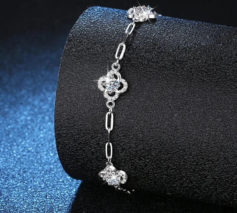 Paperclip Clover Moissanite Bracelet