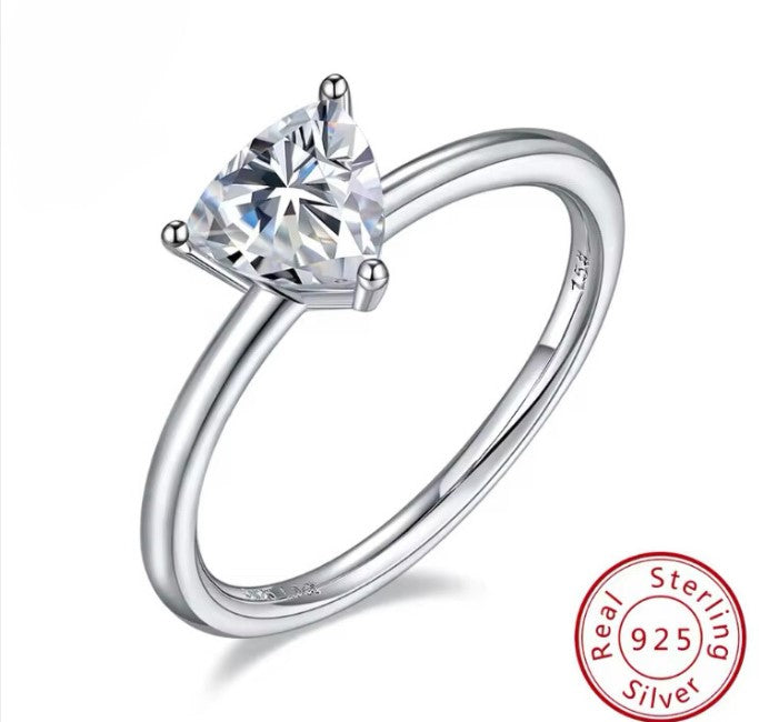 Sparkling Prism Moissanite